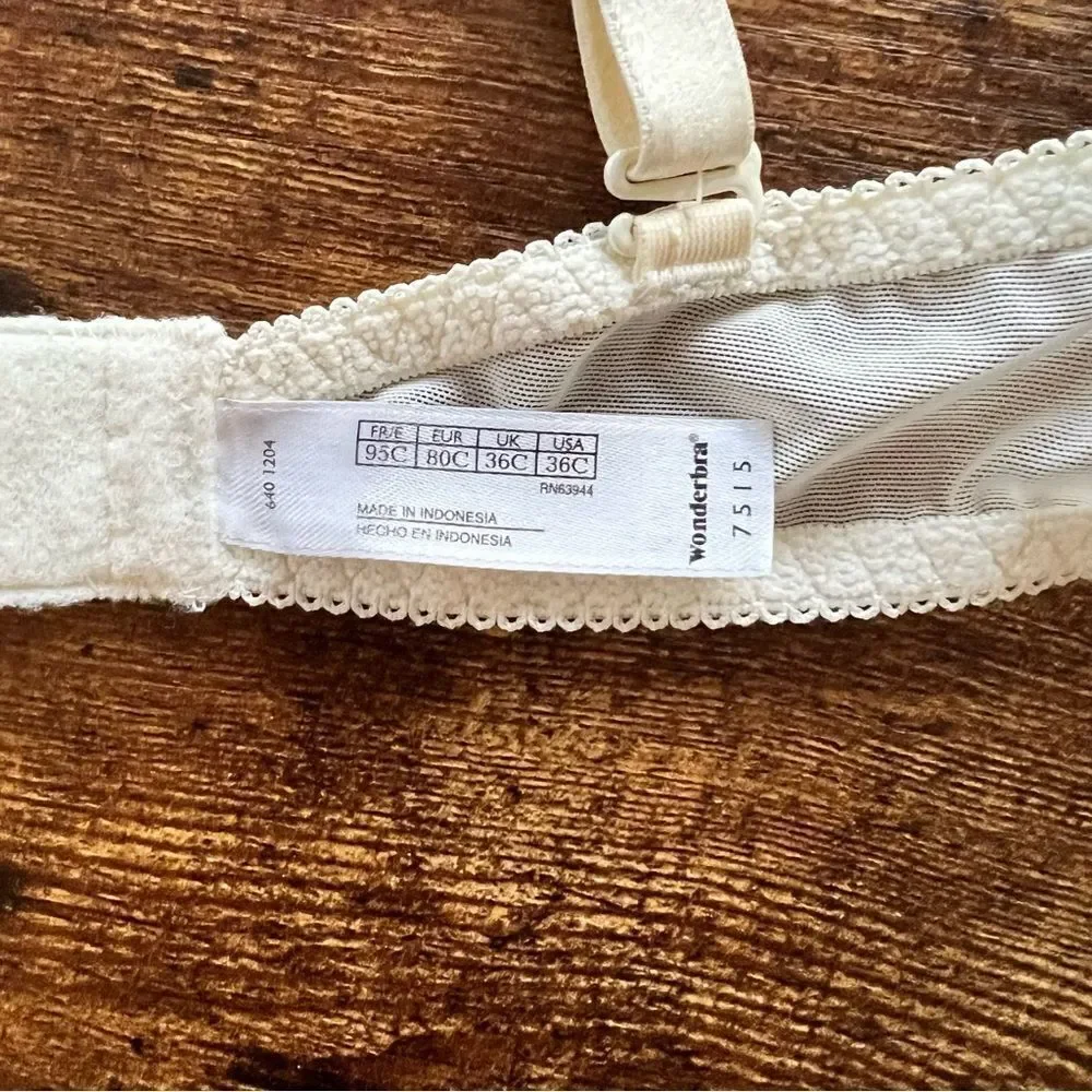 Vintage Wonderbra Cream Lace Underwire Padded Bra 36C